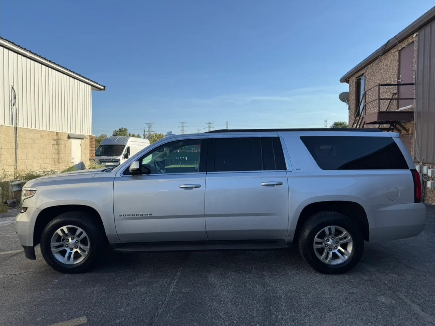 2016 Chevrolet Suburban · LS Sport Utility 4D image indicator(4)