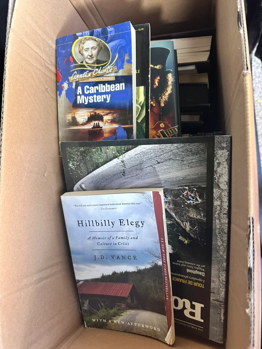 Mixed books: Agatha Christie, Hillbilly Elegy, Tour de France thumbnail