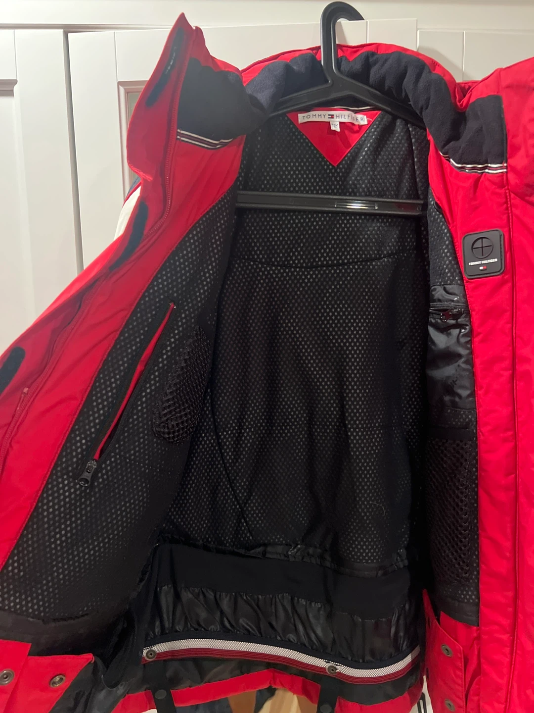 Tommy Hilfiger Red & White Winter Ski Jacket - Size M - photo 3