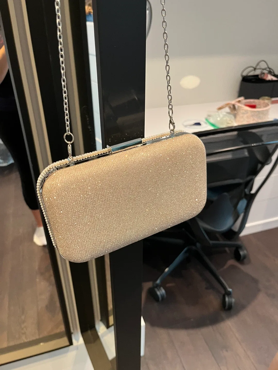 Head Box Clutch Purse image indicator(4)