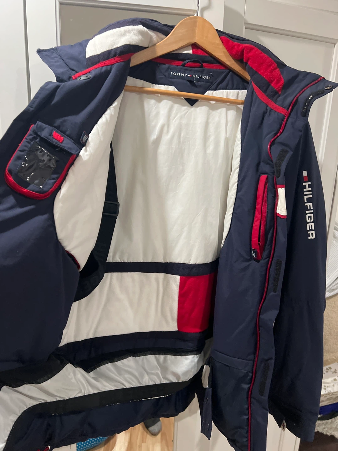 Tommy Hilfiger ski Jacket - Size L - Navy Blue and Red - photo 4