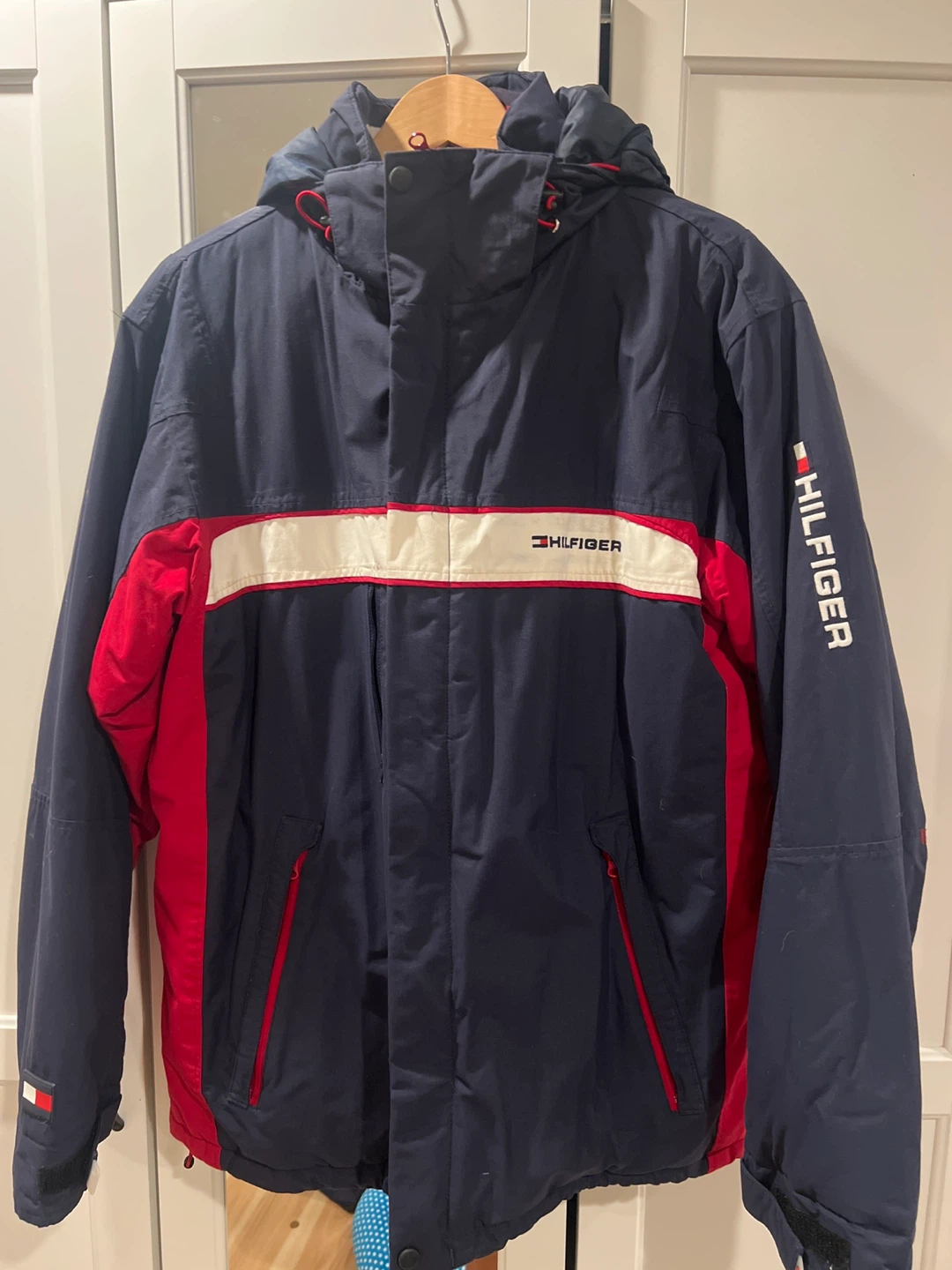 Tommy Hilfiger ski Jacket - Size L - Navy Blue and Red