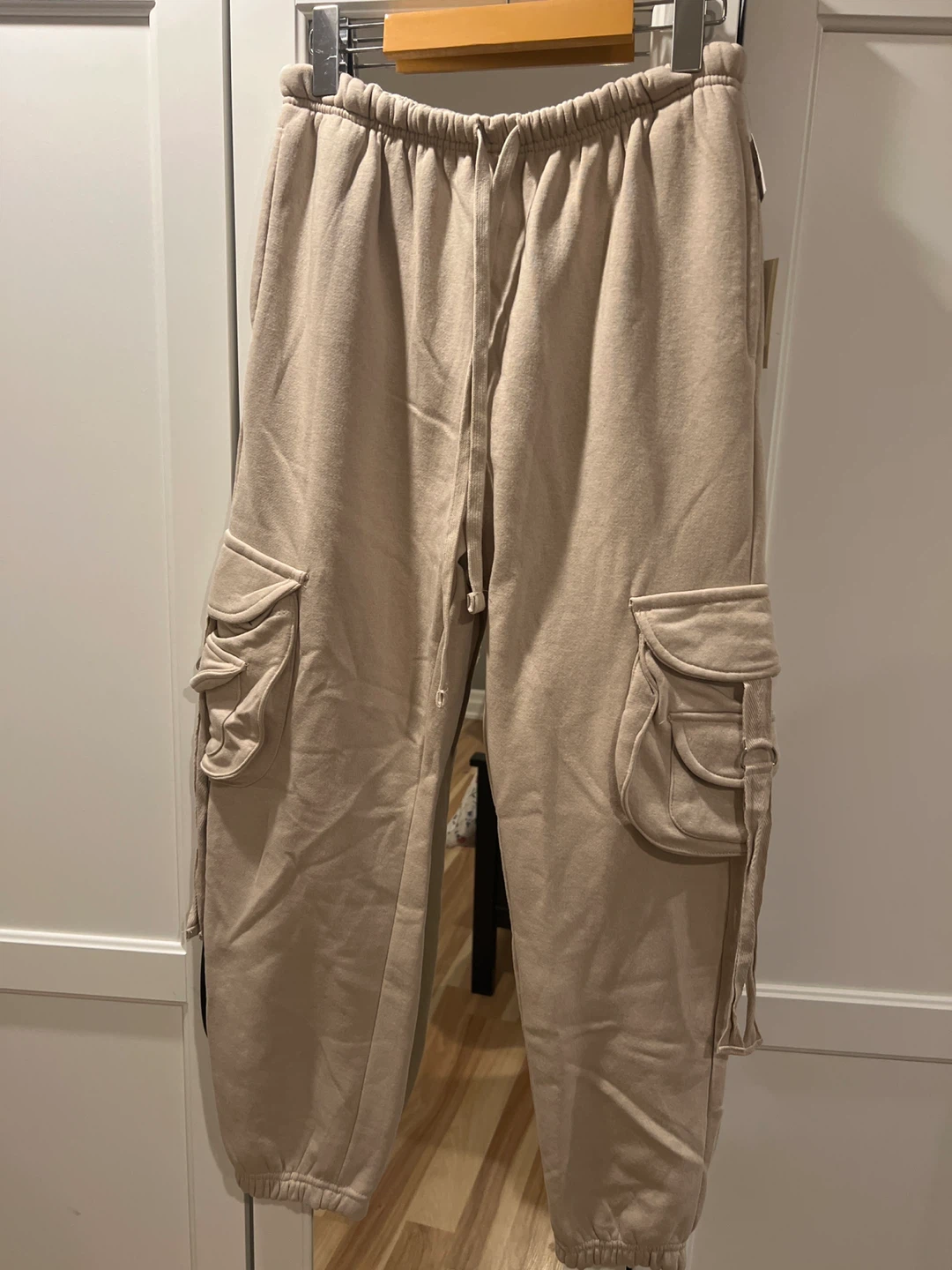 Relaxx Beige Cargo Sweatpants - Size M - New