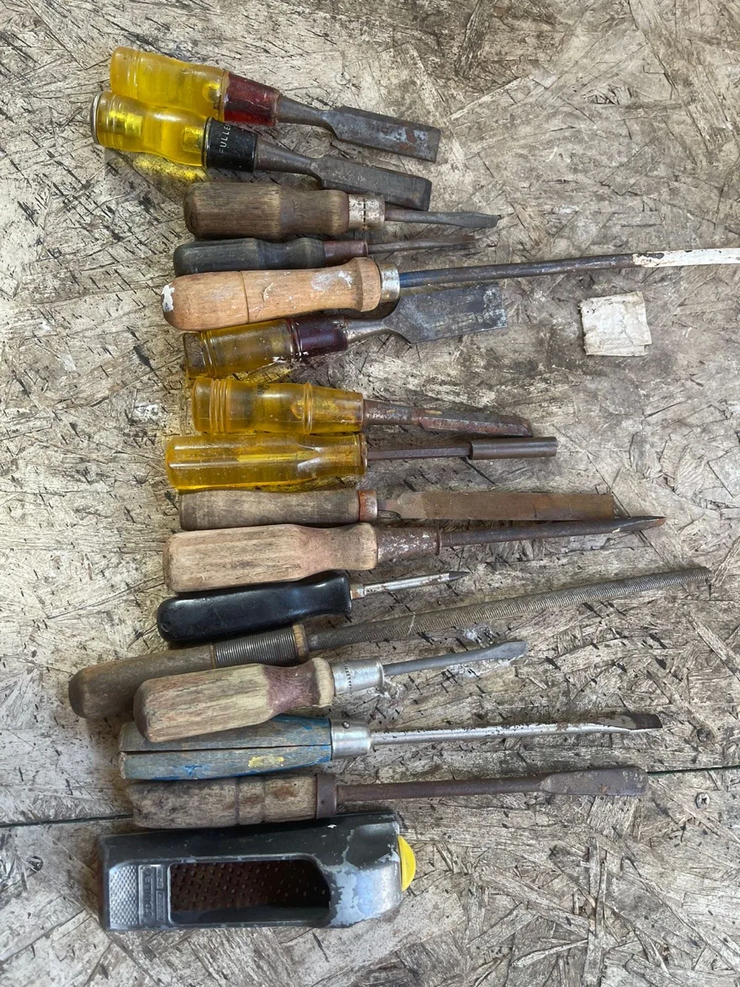 carpentry tools -Mixed Lot of Used Hand Tools image indicator(4)