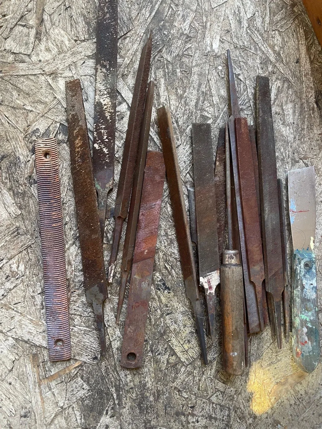 carpentry tools -Mixed Lot of Used Hand Tools image indicator(2)