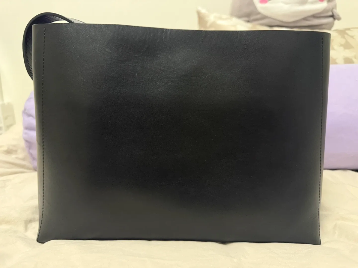 Flattered Hedda Grande Handbag – Black image indicator(2)