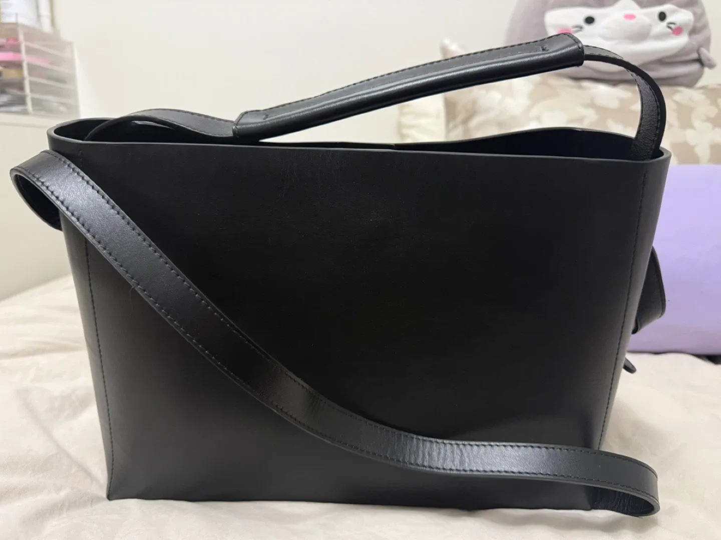 Flattered Hedda Grande Handbag – Black image indicator(6)