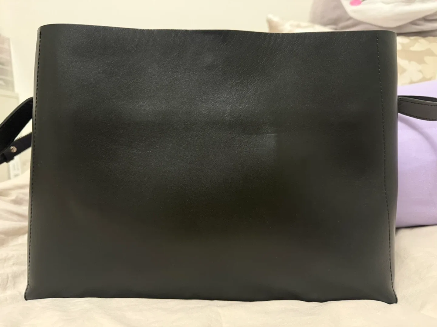 Flattered Hedda Grande Handbag – Black image indicator(5)