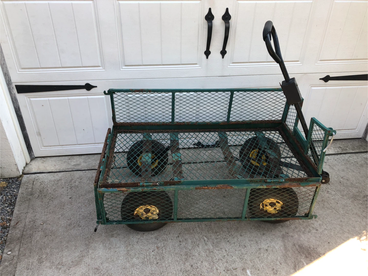 Used Green Metal Mesh Utility Wagon - photo 3