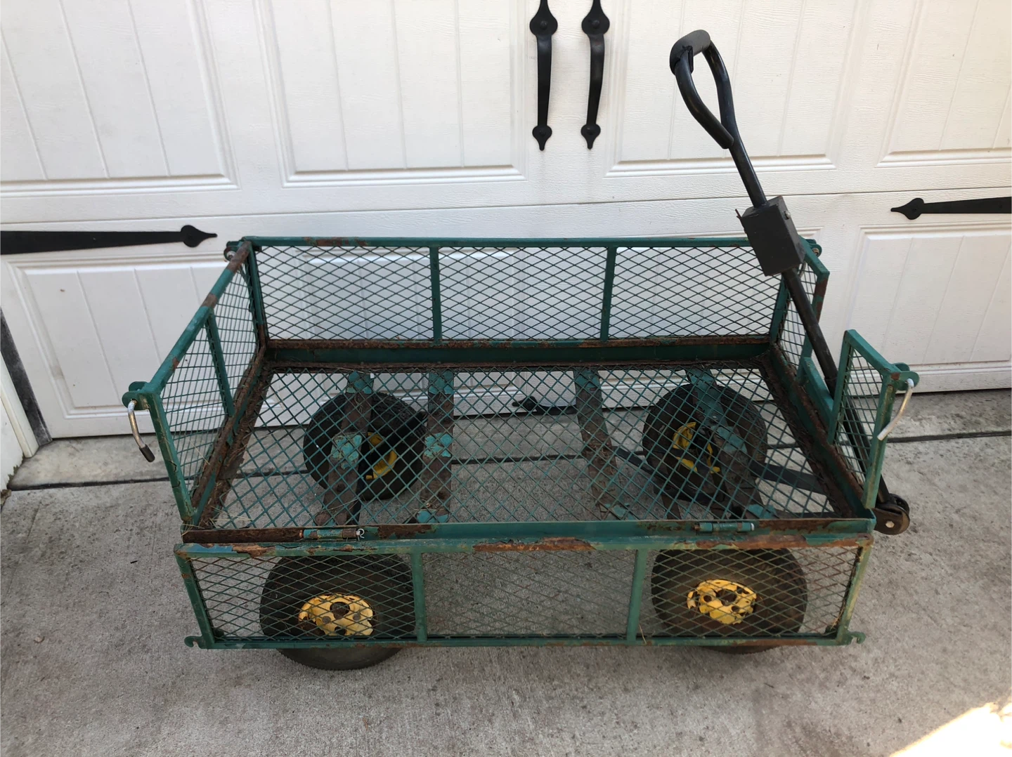 Used Green Metal Mesh Utility Wagon - photo 2