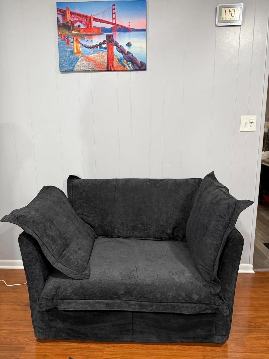 Oversized Black Loveseat Chair - photo 2