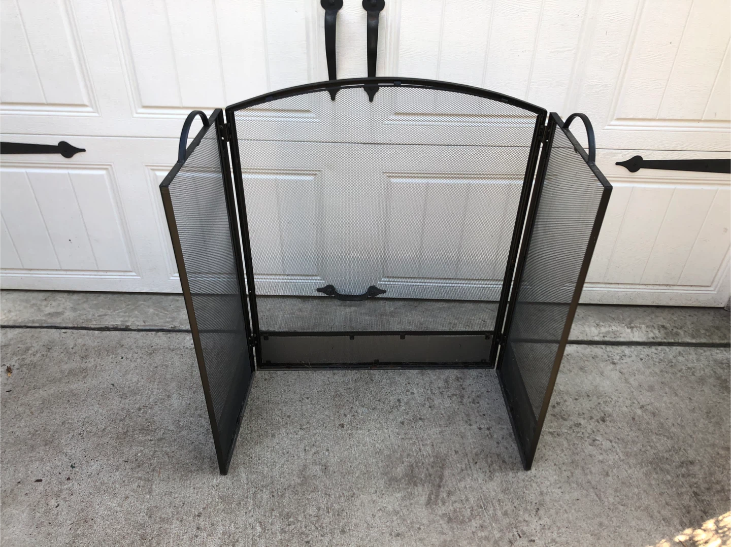 Black Fireplace Screen with Maple Leaf Design - photo 3
