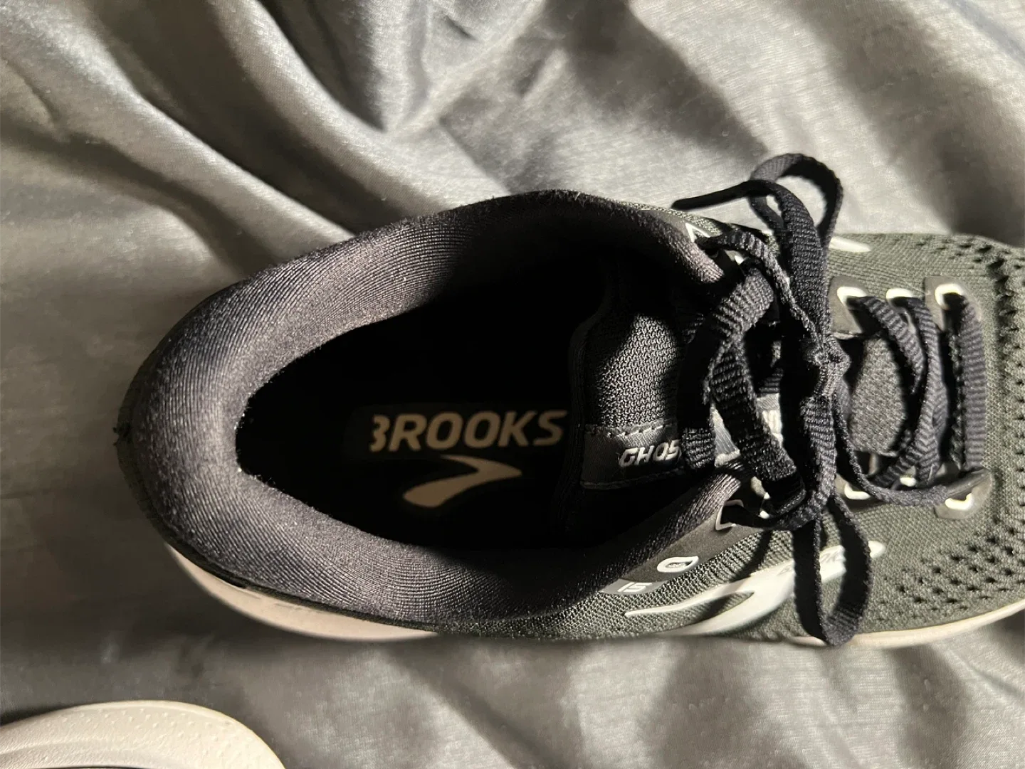 Brooks Ghost 15 Black Running Shoes - size7.5 image indicator(8)