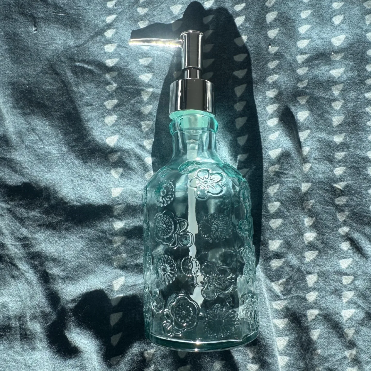 Floral Glass Soap Dispenser image indicator(2)