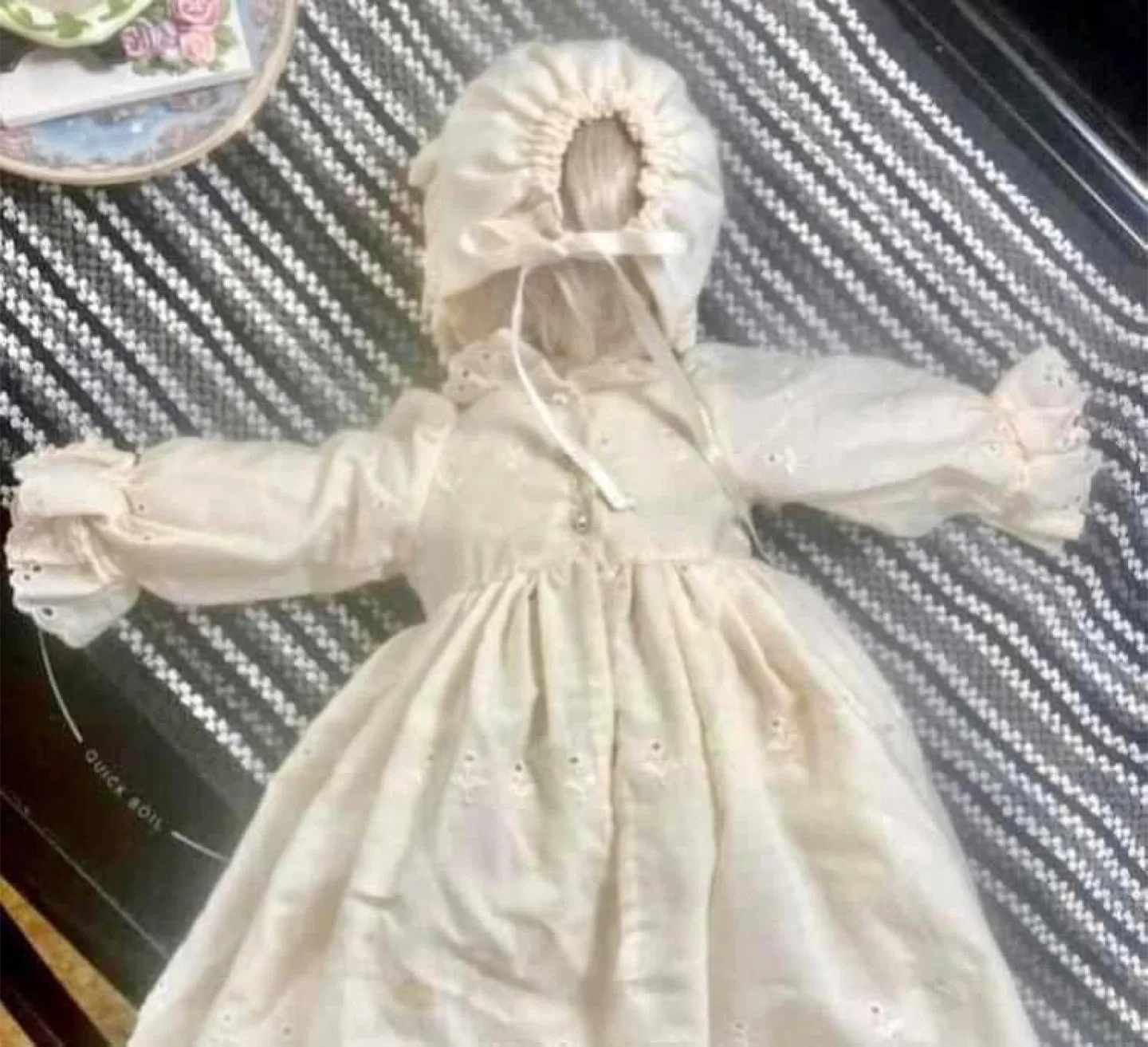 Porcelain doll image indicator(4)