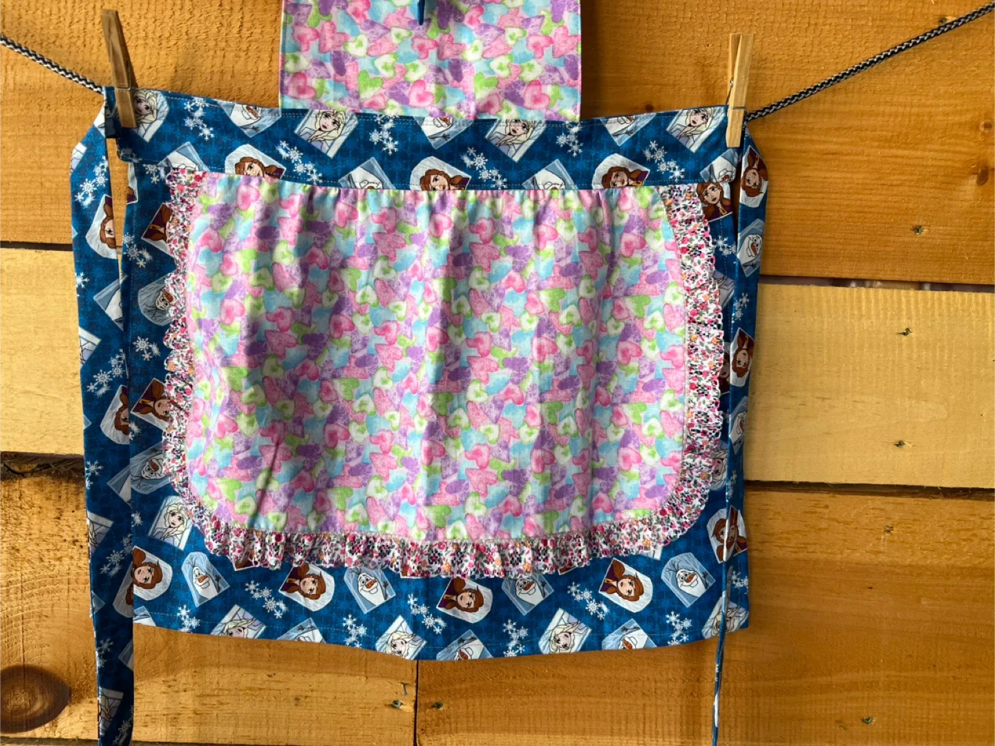 Handmade Kids' Apron - Frozen Theme image indicator(5)