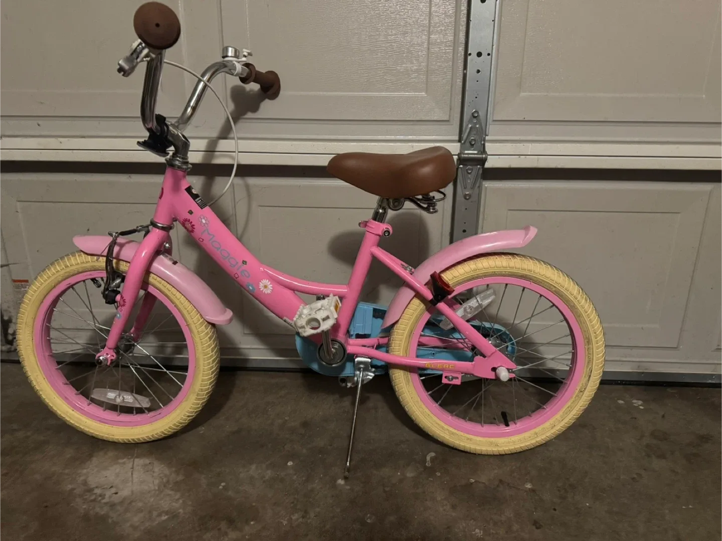Maggie Girl's Pink 16-inch Bike image indicator(2)