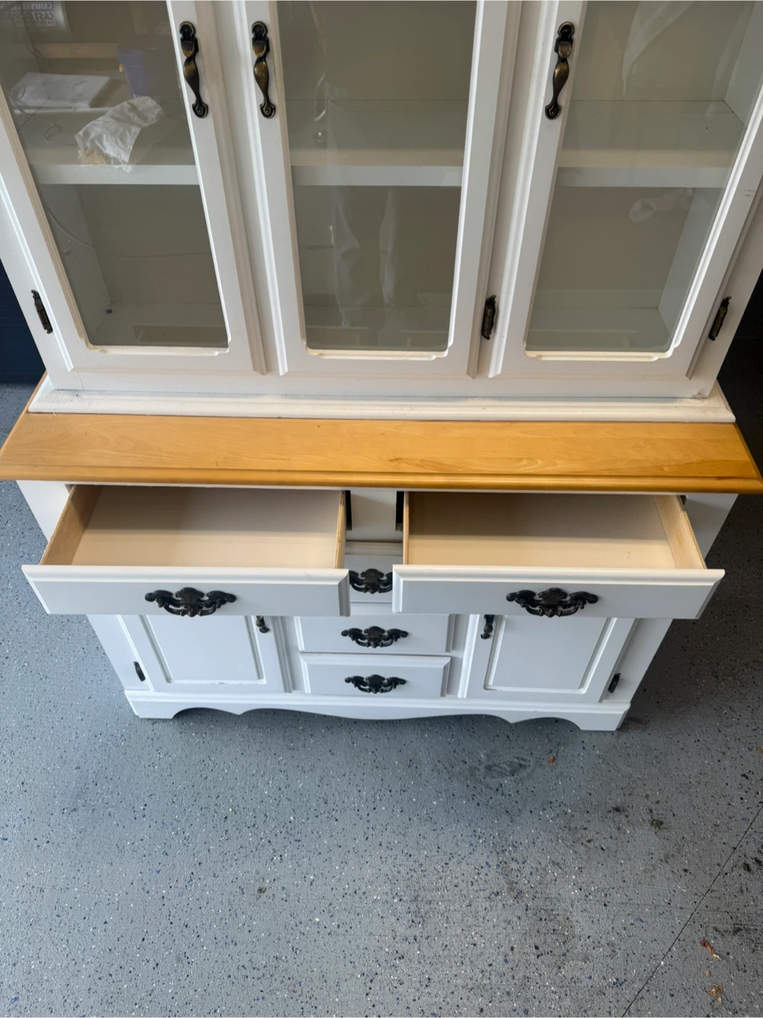 White & Wood China Cabinet - photo 3