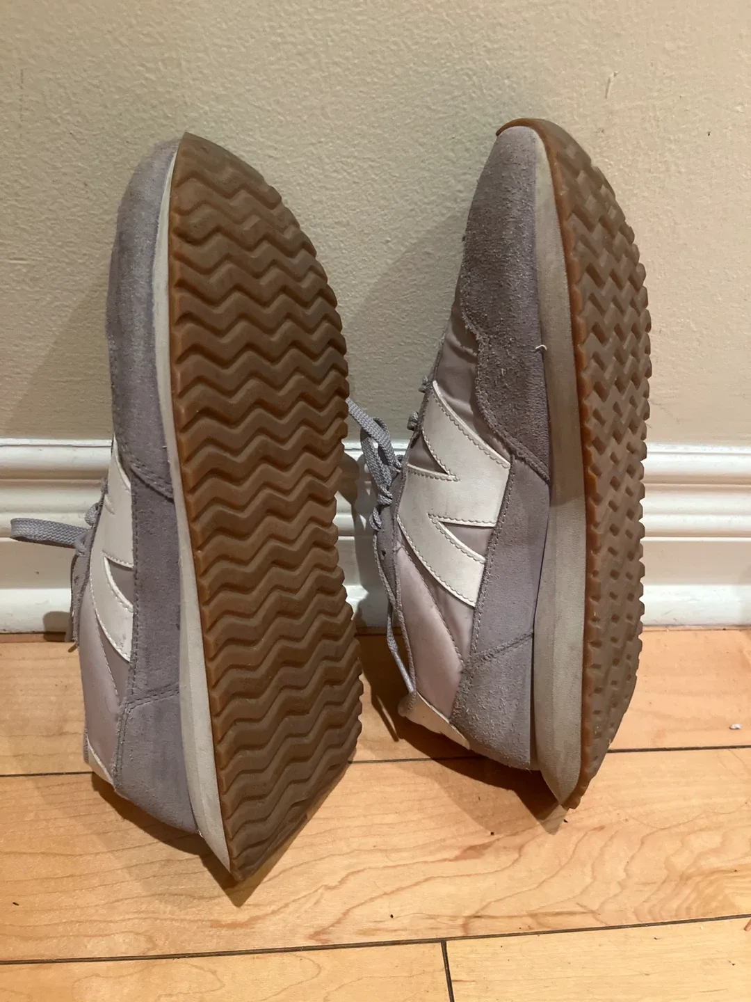 New Balance 237 Grey Sneakers - Size 8.5 image indicator(2)