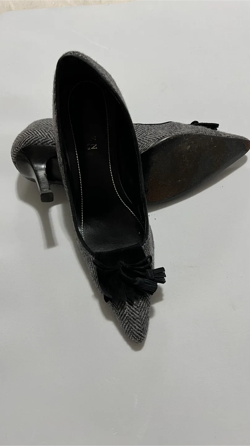 Ralph Lauren pumps in size 8 - black image indicator(3)