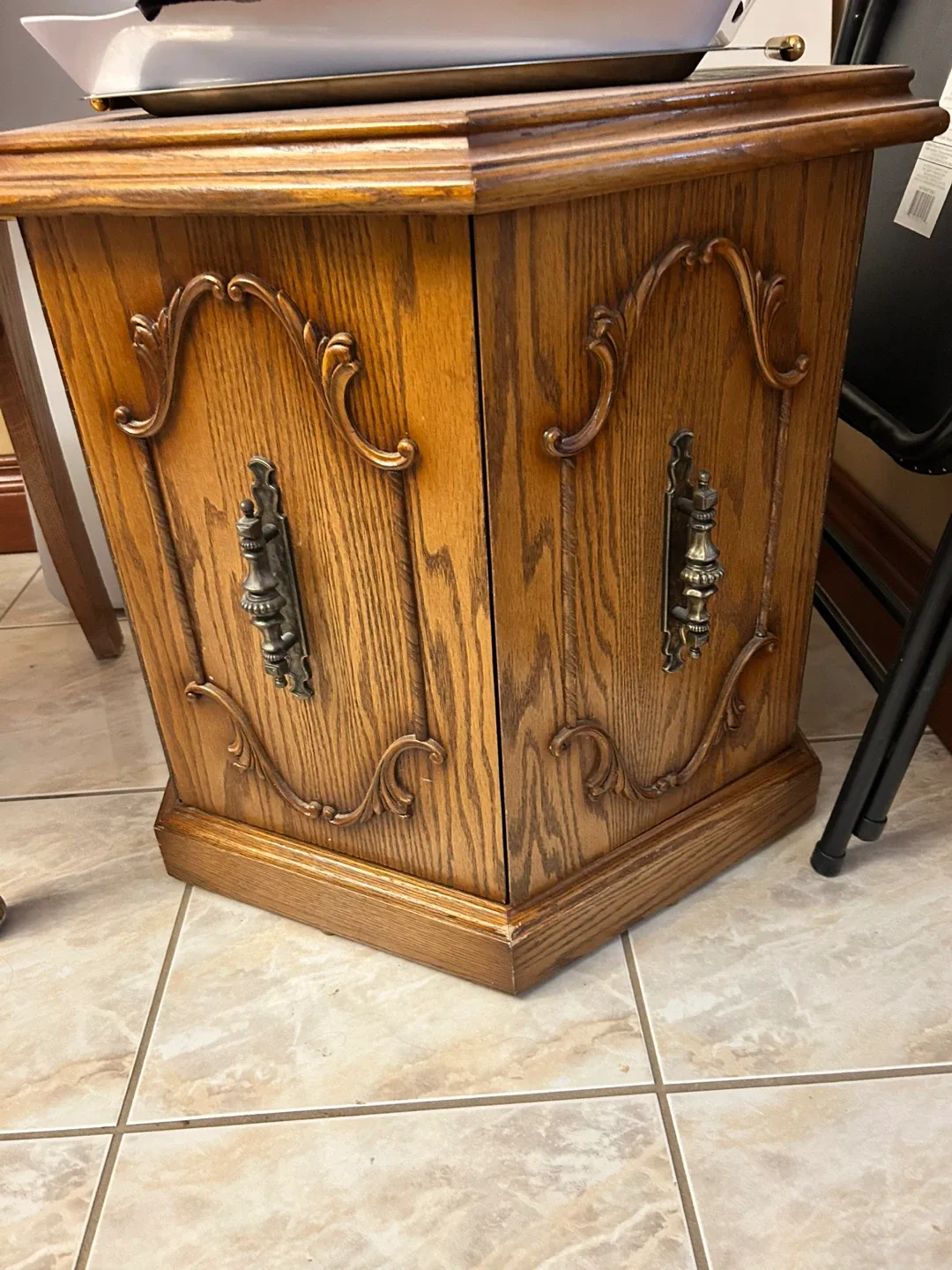 Vintage Ornate Solid Wood Coffee Table & Side Table image indicator(3)