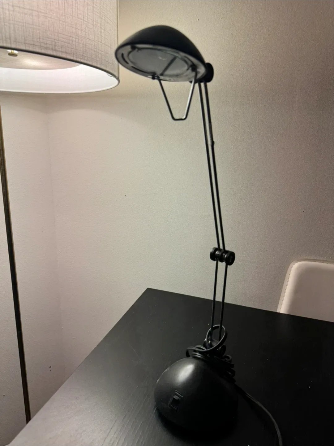 Gray Desk Lamp image indicator(2)