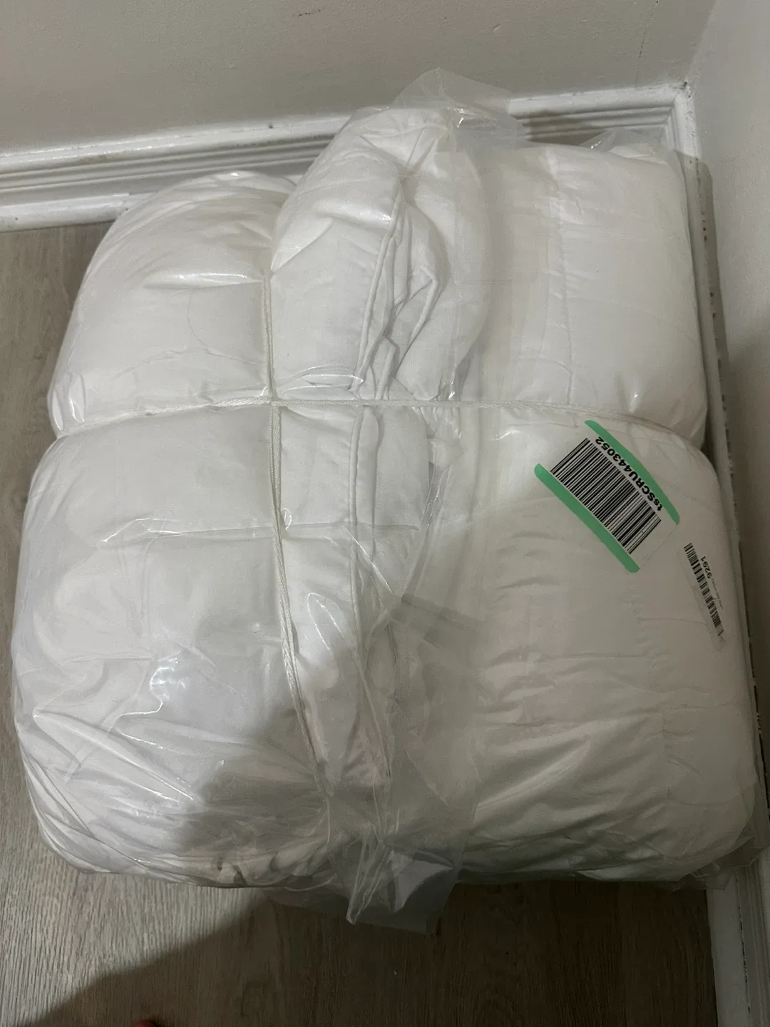 White Comforter thumbnail