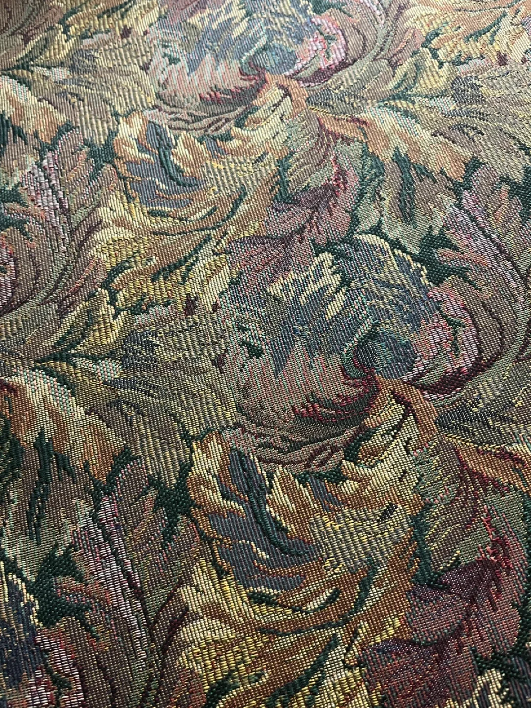 Free Floral Patterned Sofa image indicator(7)