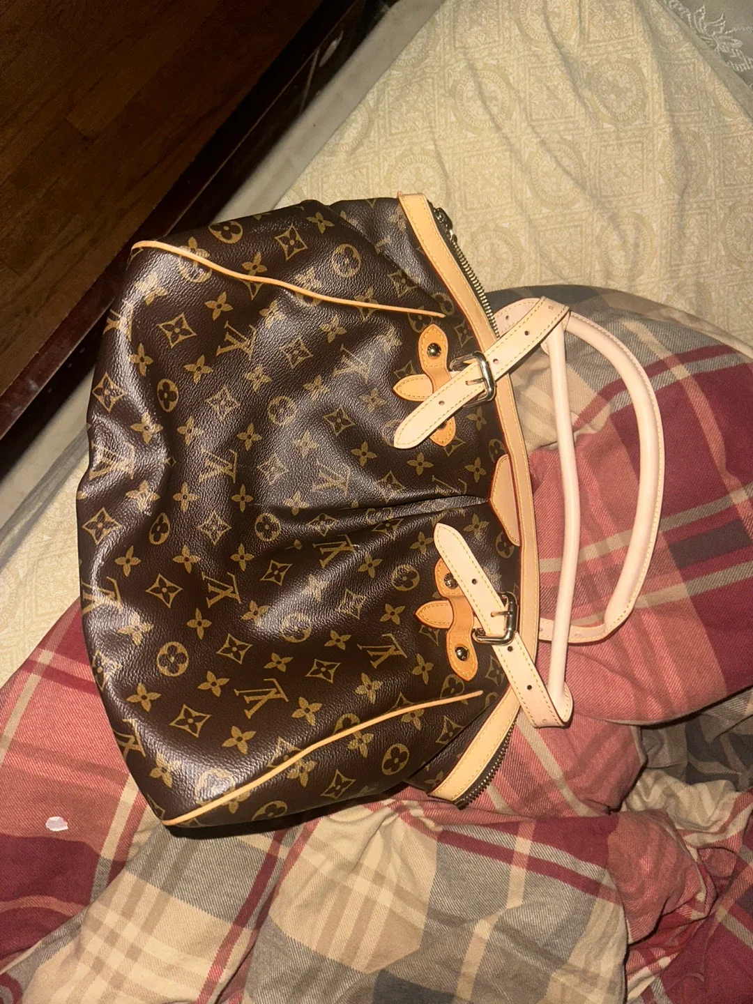 Louis Vuitton Brown Tivoli Handbag image indicator(2)
