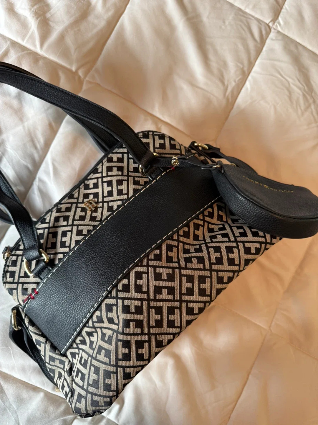 Tommy Hilfiger Crossbody Purse image indicator(2)