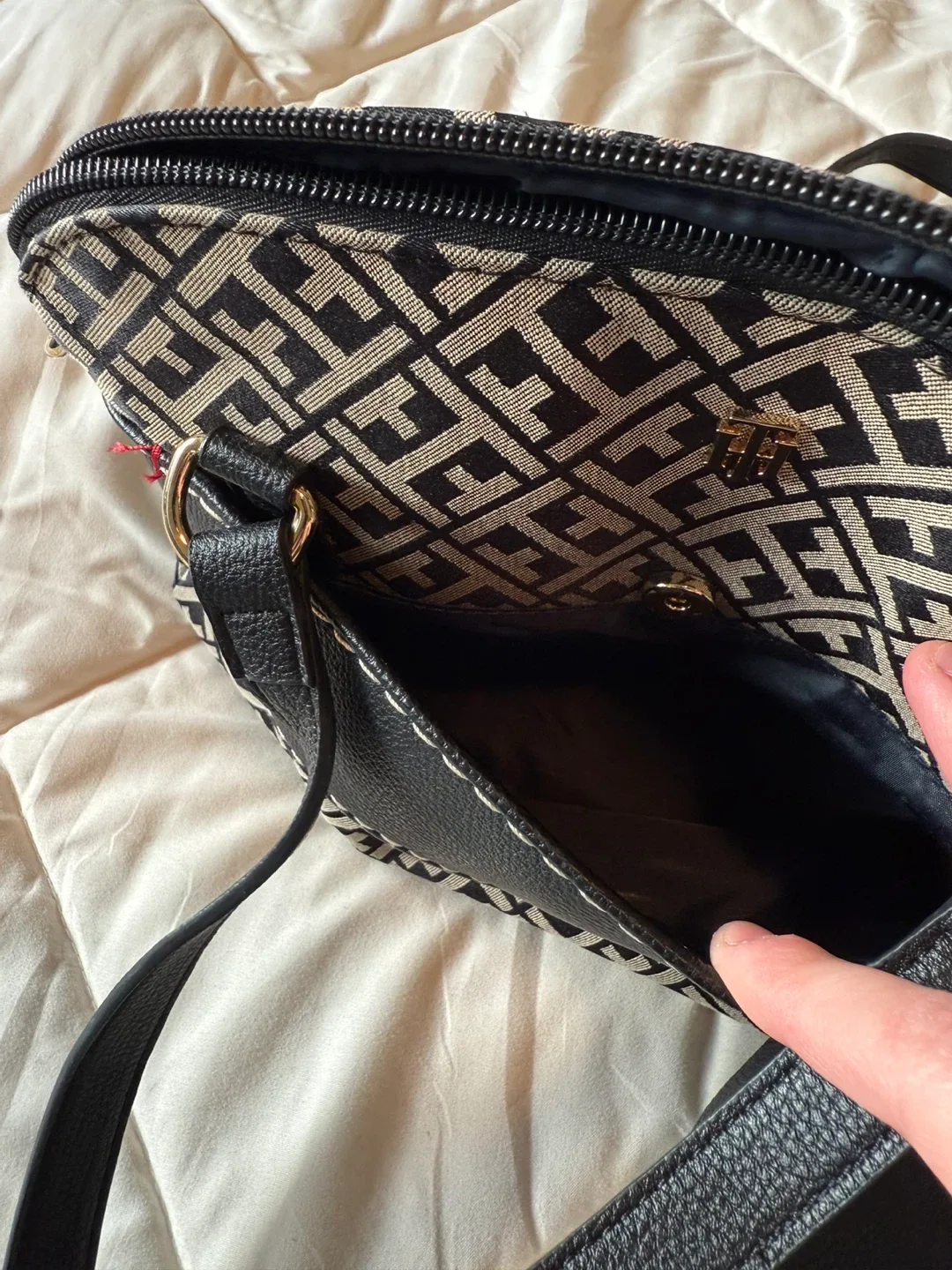 Tommy Hilfiger Crossbody Purse image indicator(6)