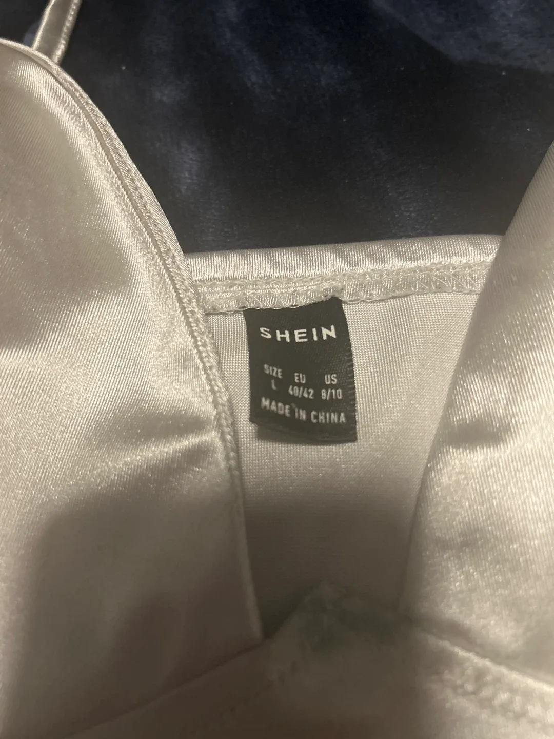 Shein Silver Top - Size L image indicator(2)