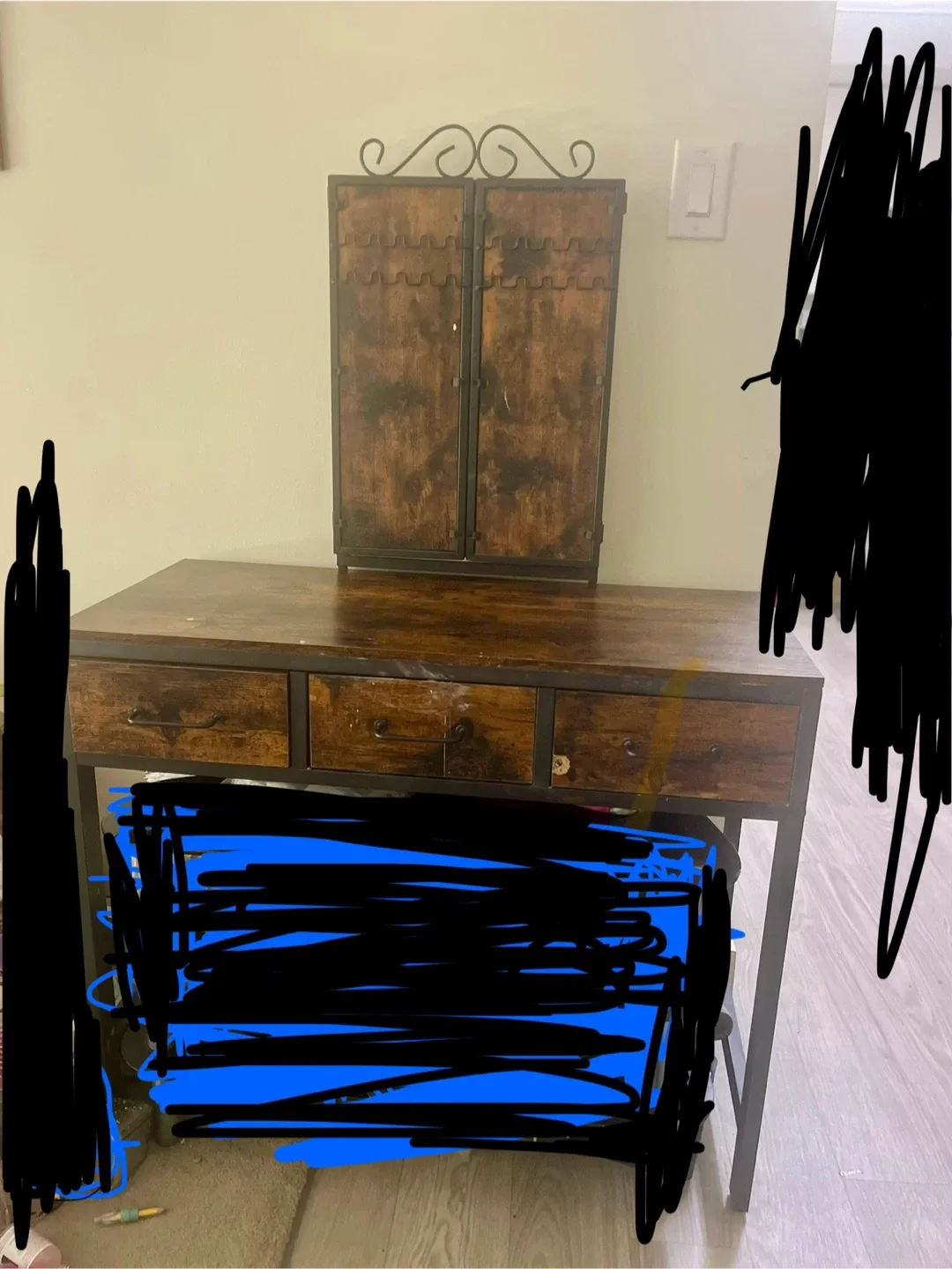 Vanity Table with Tri-Fold Mirror image indicator(3)