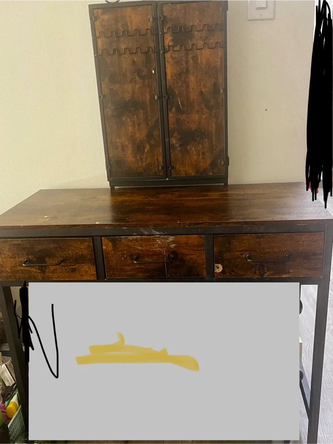 Vanity Table with Tri-Fold Mirror image indicator(2)