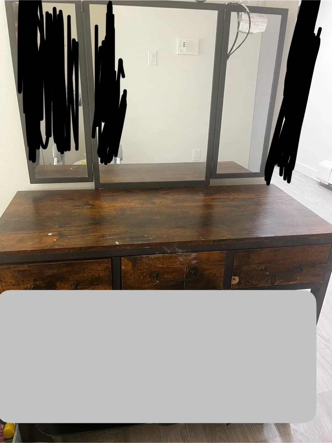 Vanity Table with Tri-Fold Mirror image indicator(8)
