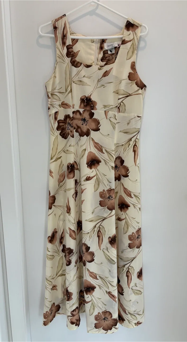 Cute Size 9 Dress thumbnail