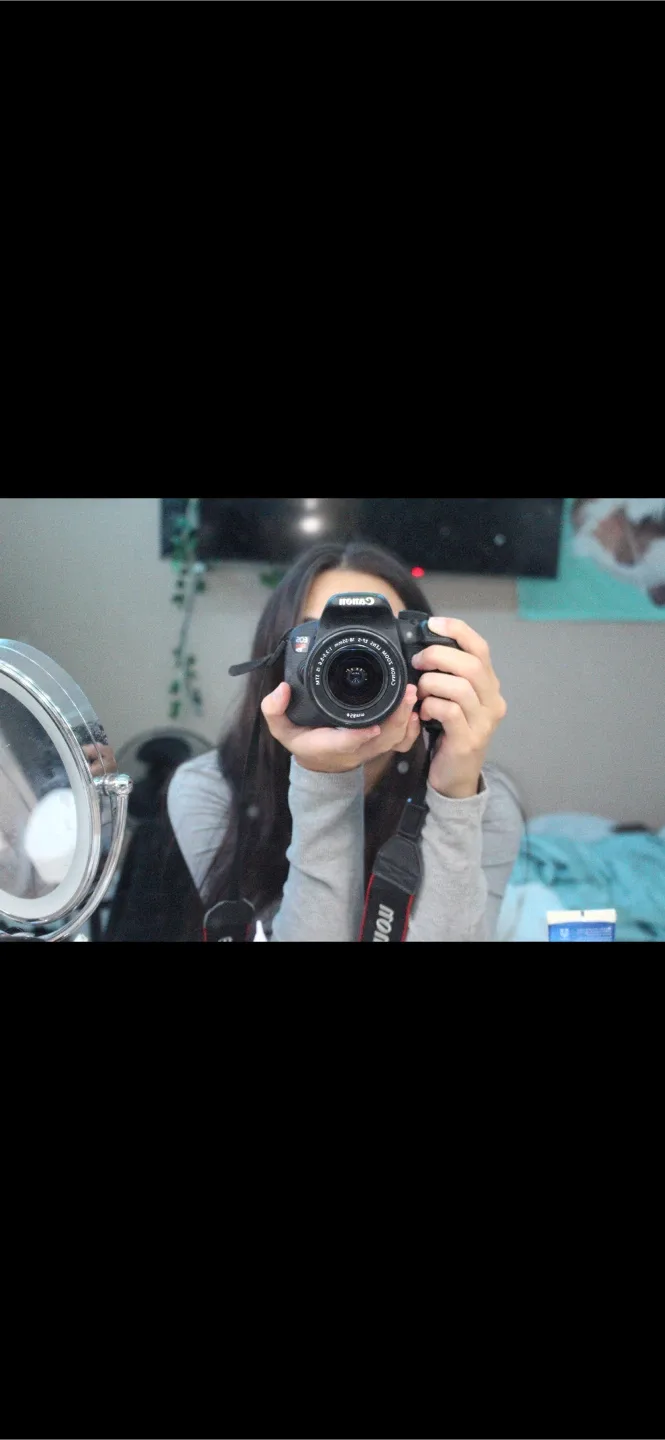 Canon EOS Rebel T5i DSLR Camera with Box and image indicator(6)