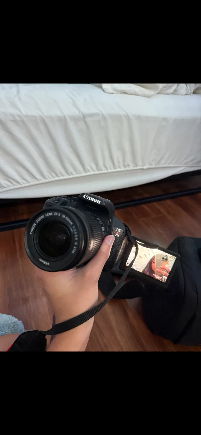 Canon EOS Rebel T5i DSLR Camera with Box and image indicator(3)