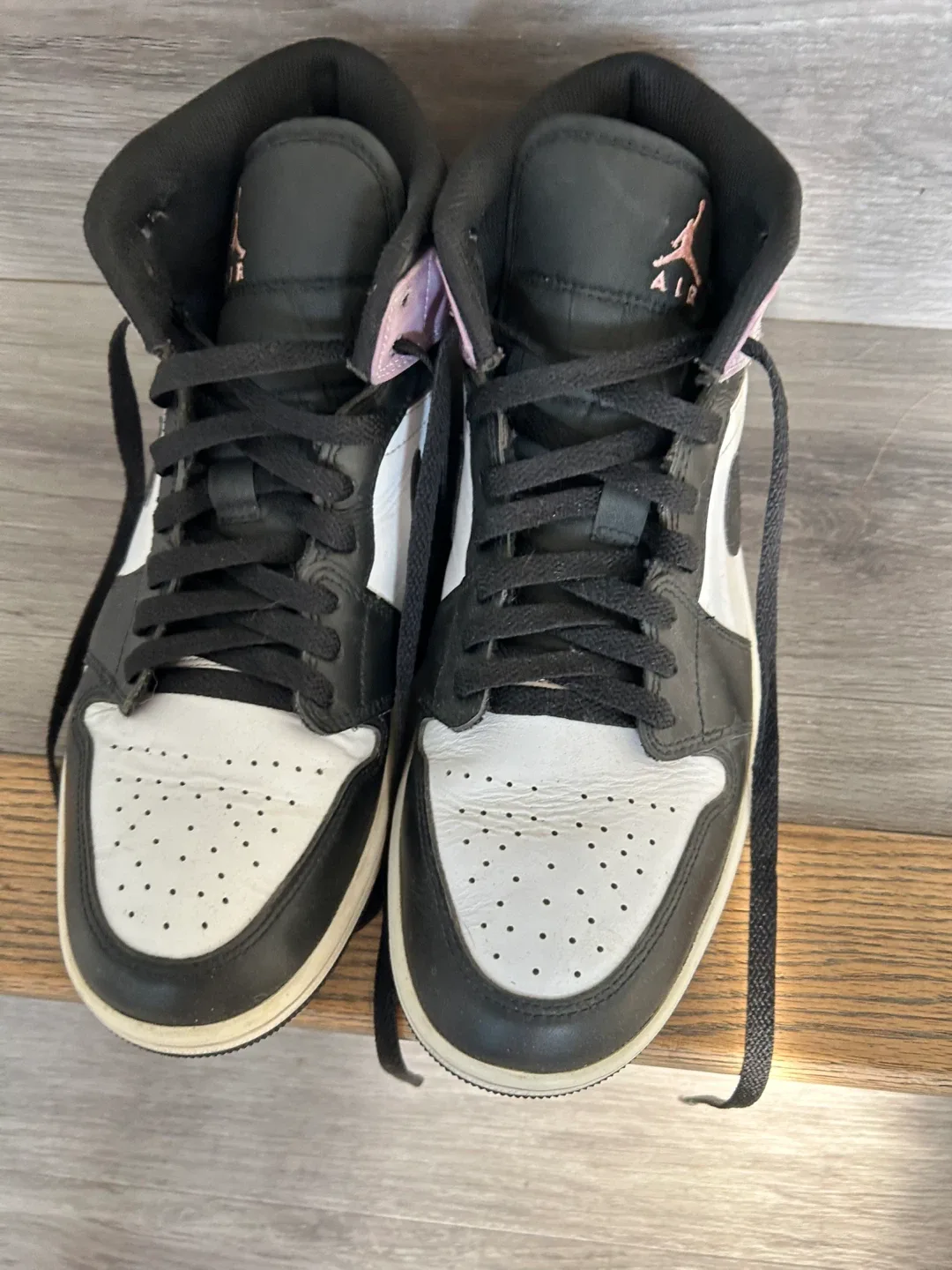 Air Jordan 1 Mid "White Black" Sneakers image indicator(3)