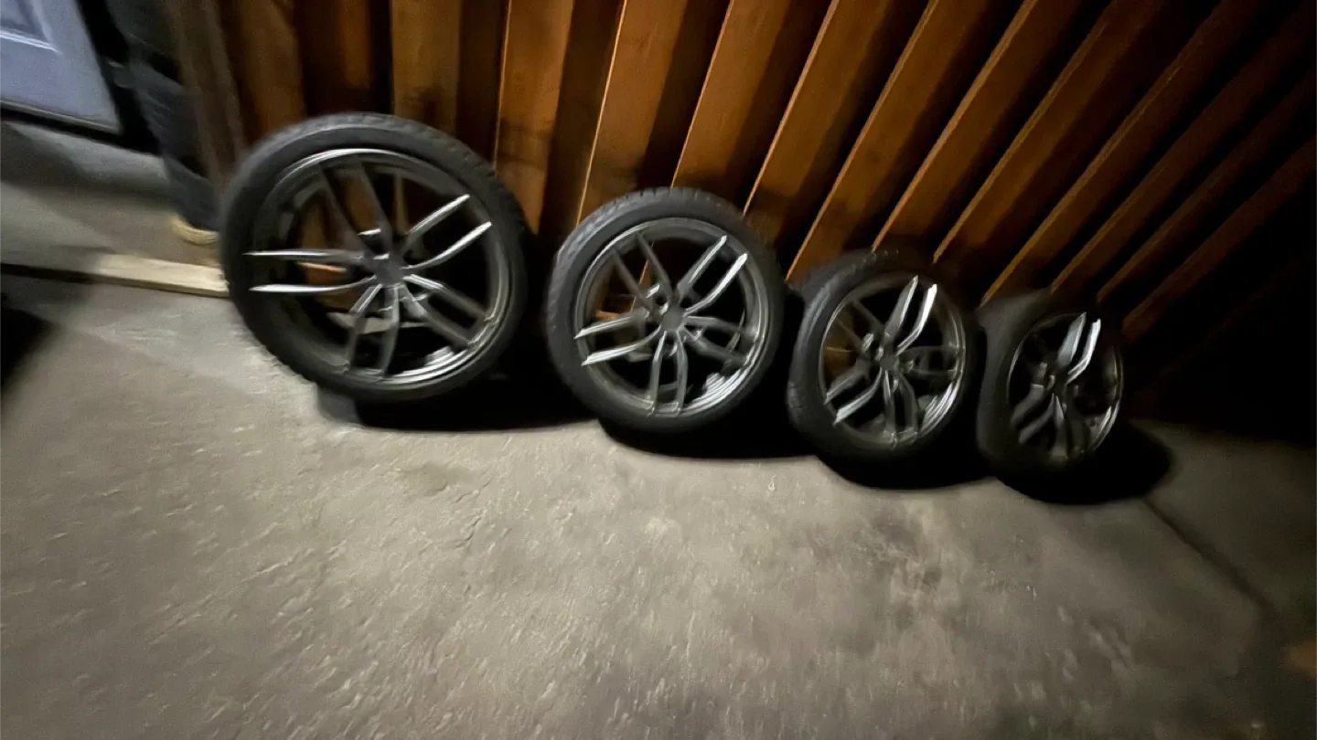 225/40R18 Mercedes cla 250 rims with Micheline winter tires image indicator(6)