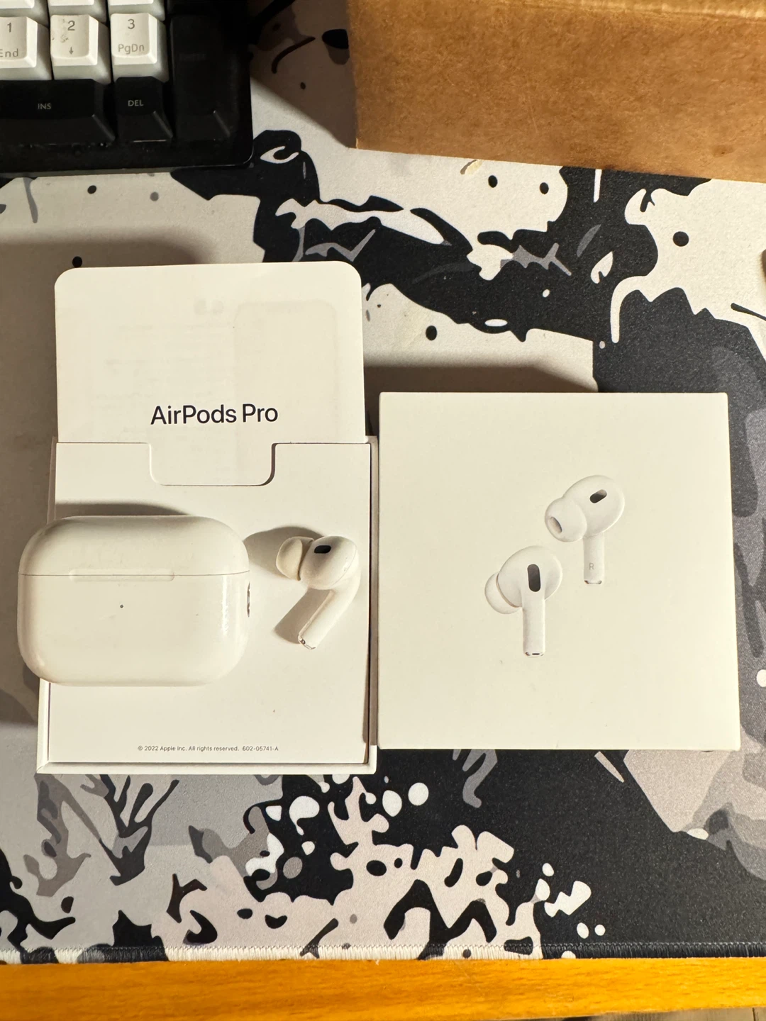 AirPods Pro (2nd generation) - Great Condition! - photo 2