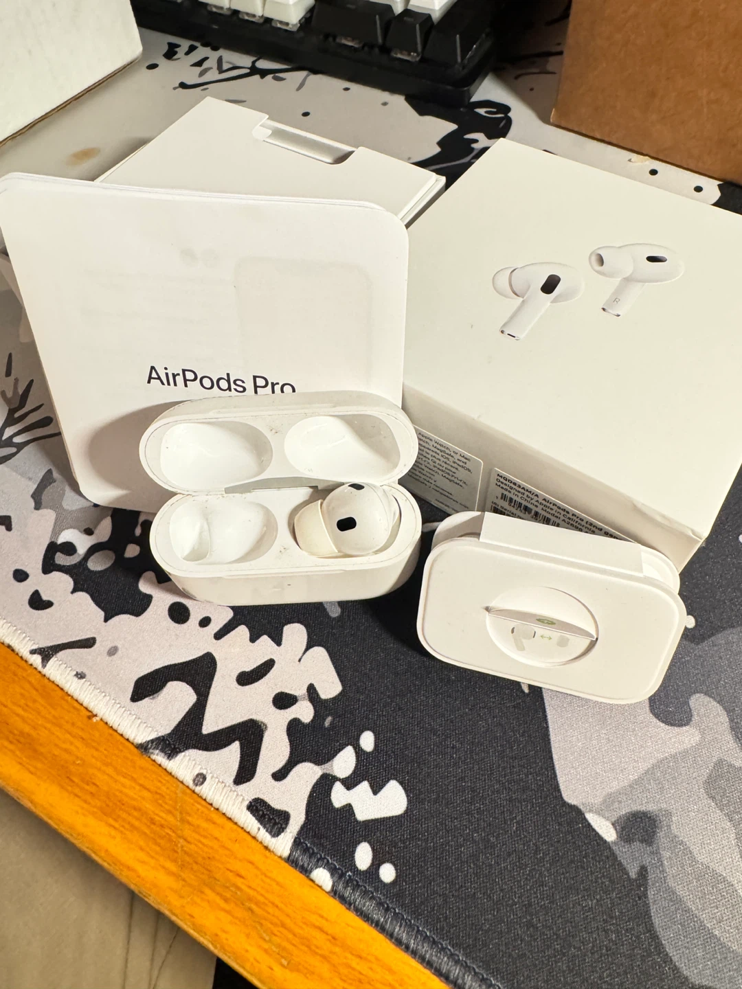AirPods Pro (2nd generation) - Great Condition!