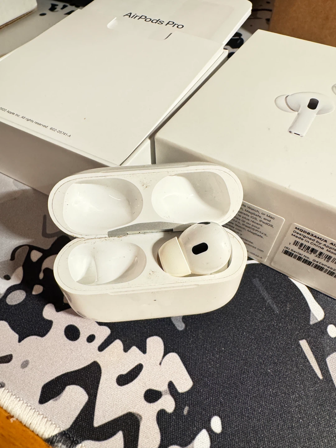 AirPods Pro (2nd generation) - Great Condition! - photo 3