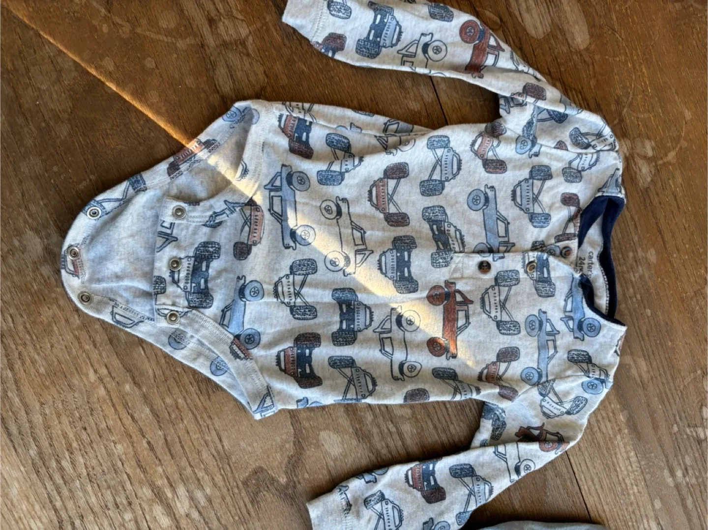 Boys Long Sleeve Onesies Bundle- size 24 m image indicator(3)