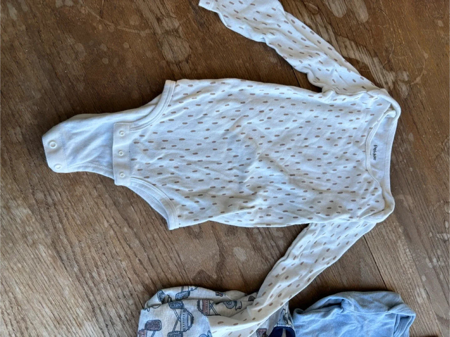 Boys Long Sleeve Onesies Bundle- size 24 m image indicator(2)