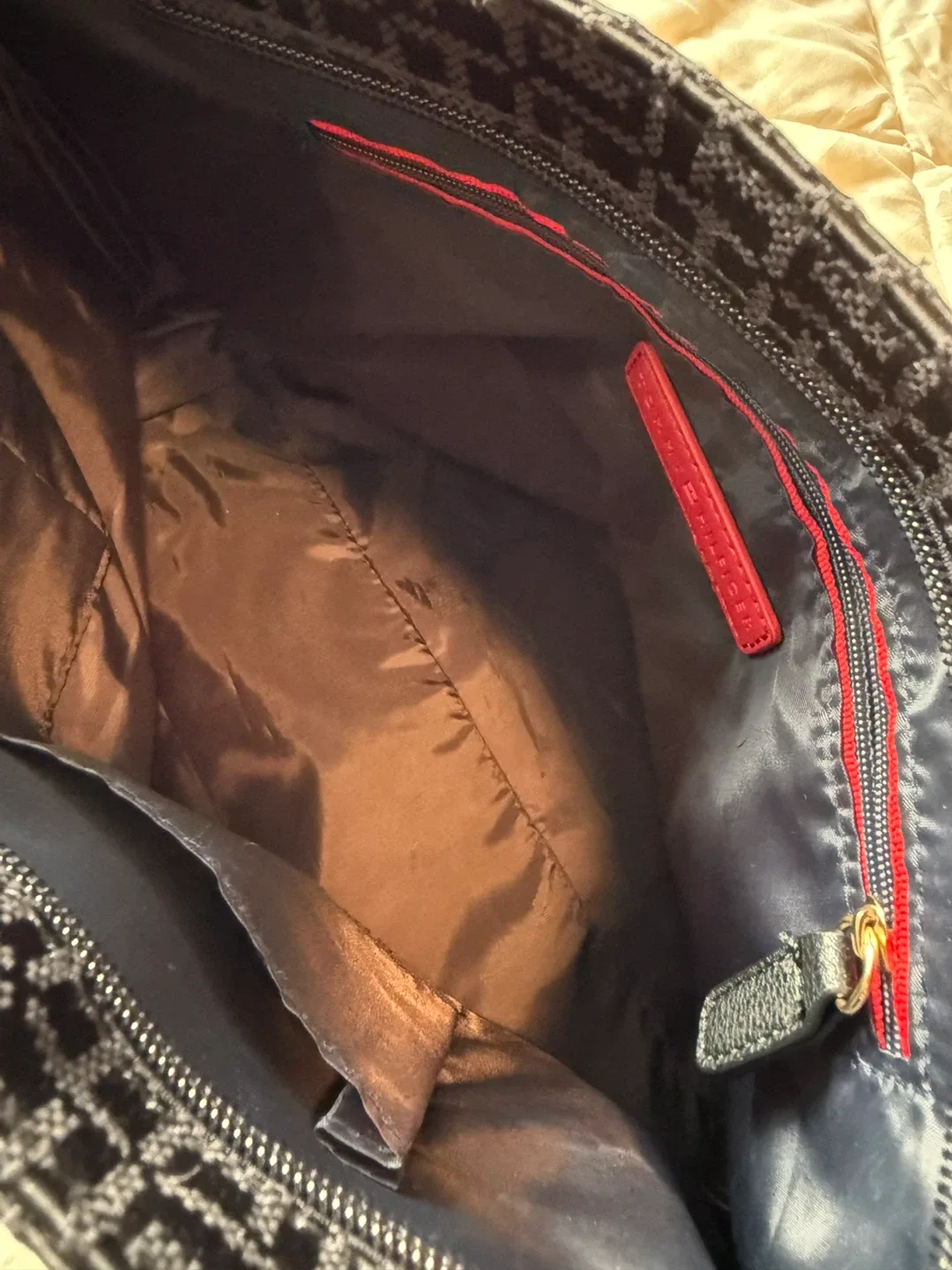 Tommy Hilfiger Crossbody Purse image indicator(4)