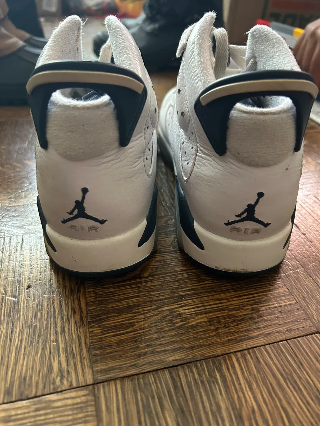 Jordan 6’s - Navy - size 6 image indicator(2)