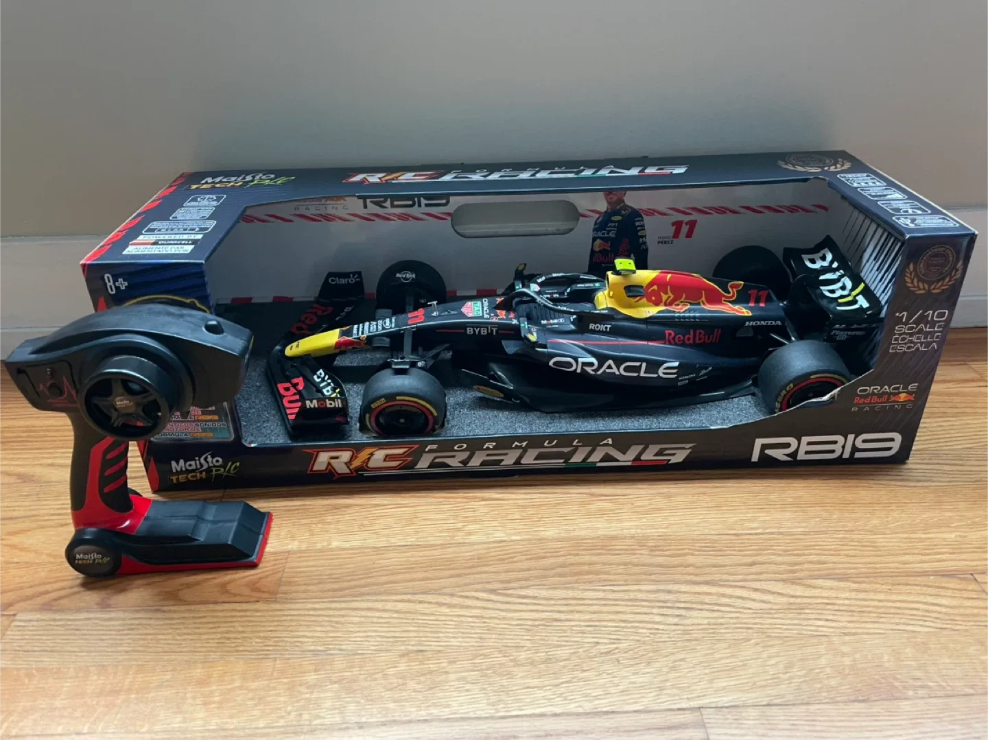 Maisto Red Bull Racing RB19 1/10 Scale RC Car - New! image indicator(2)