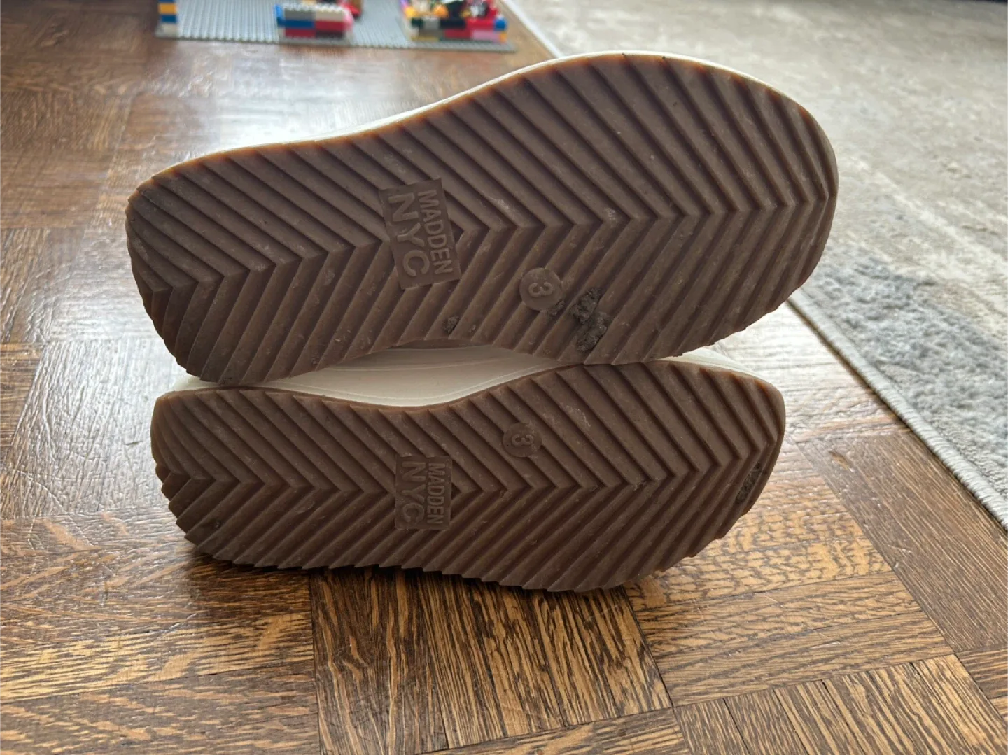 Girls sparkle shoes - size 3 image indicator(3)