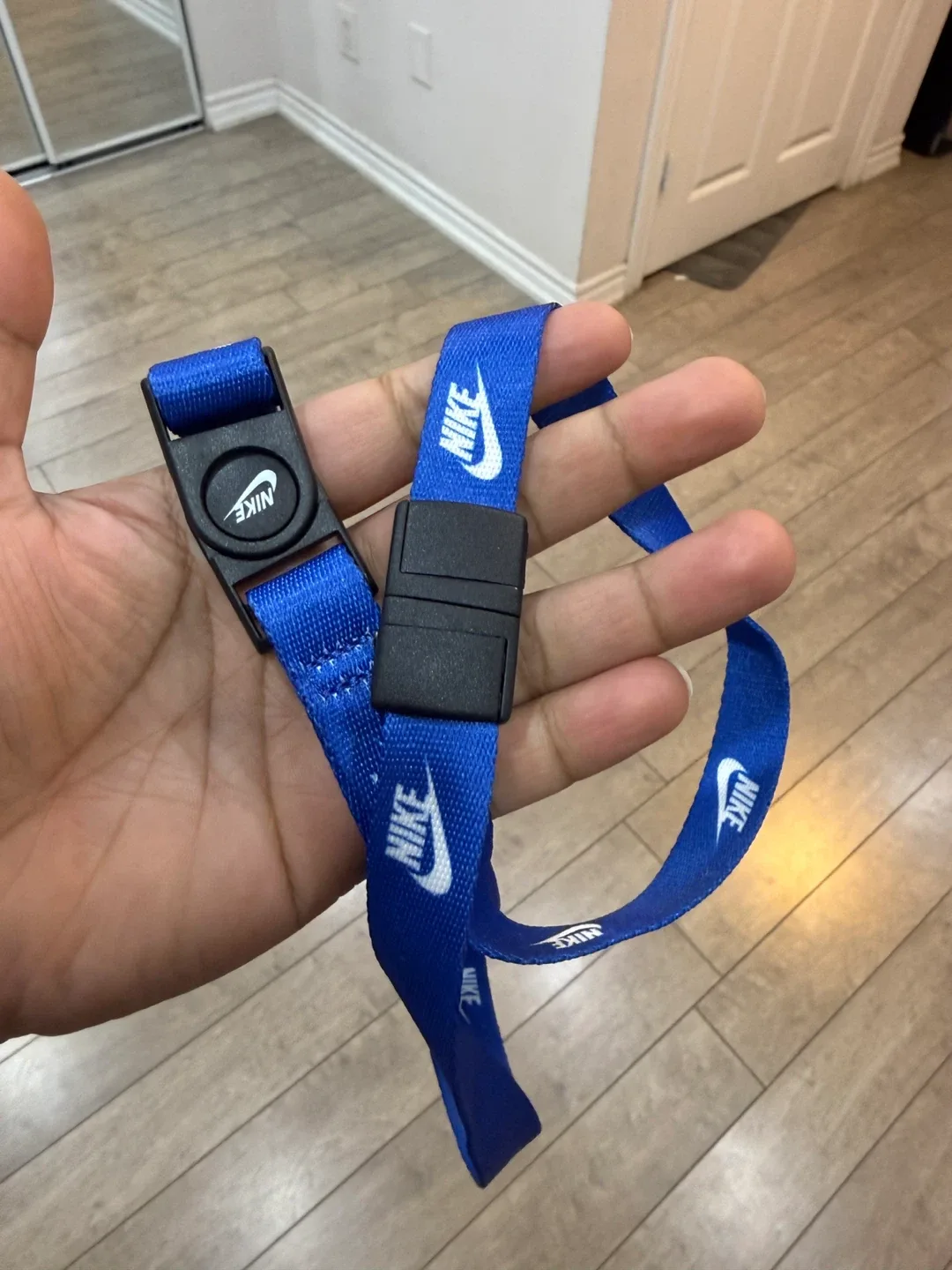 Nike Blue Lanyard image indicator(3)